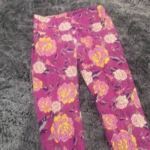 OS Lularoe leggings in floral print / roses
